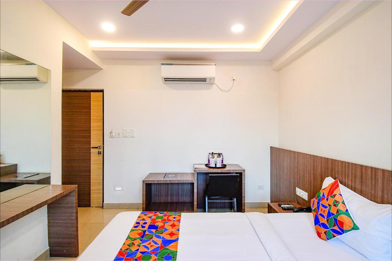 Fabhotel Kzar Select - 2Km From Park Street Calcutta Exterior foto